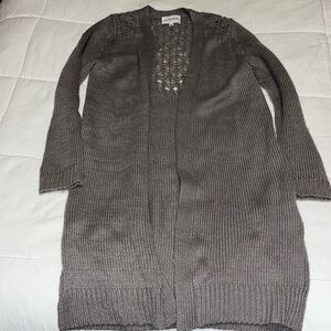 Olive + Oak soft fuzzy long sleeve grey knitt cardigan size Medium EUC!